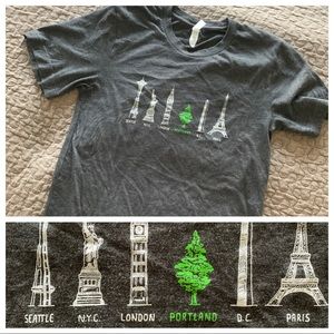 Portland Oregon Tree T-shirt Size Small Gray
